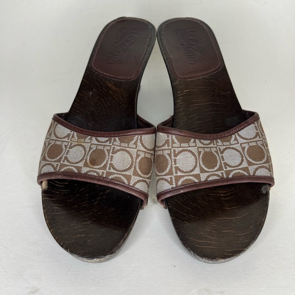 salvatore ferragamo sandals women Size 7.5B Signature Brown Textile Italy - Picture 8 of 16